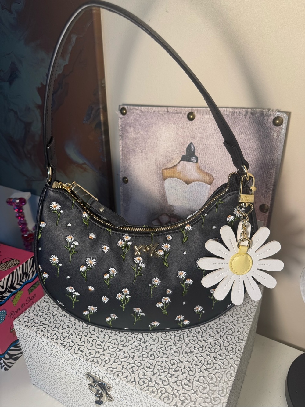 Betsy Johnson XOX Daisy Embroidered Black Shoulder Bag with Daisy Charm NWT